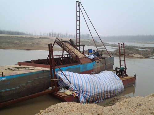 吸沙船(chuán)
